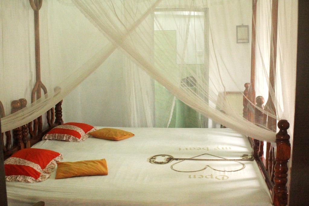 Ananda Home Stay And Restaurant تانجالي الغرفة الصورة