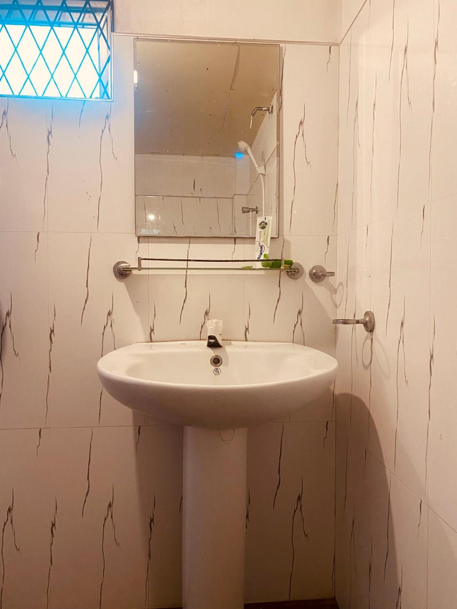 Ananda Home Stay And Restaurant تانجالي الغرفة الصورة
